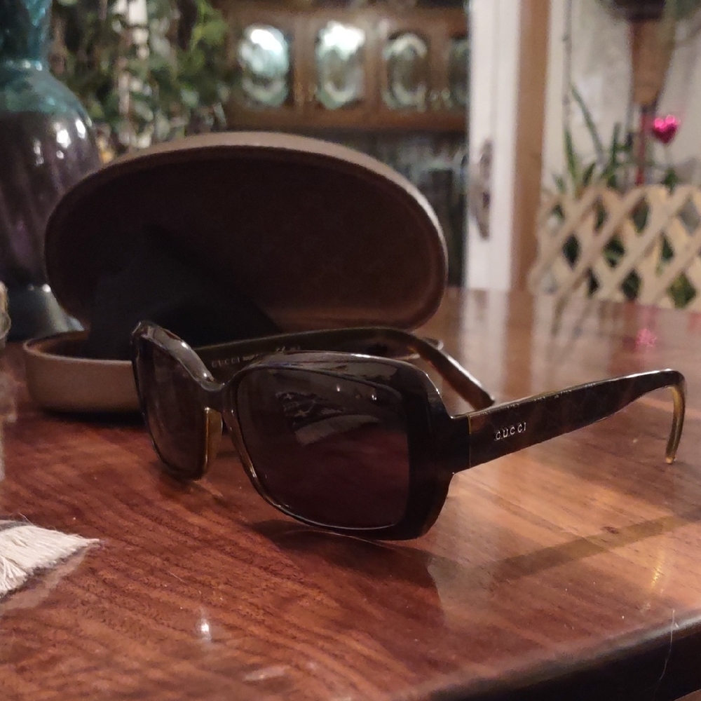 "Gucci" Guccissima Havana Style. Tortoise Shell Color Authentic Sunglasses.